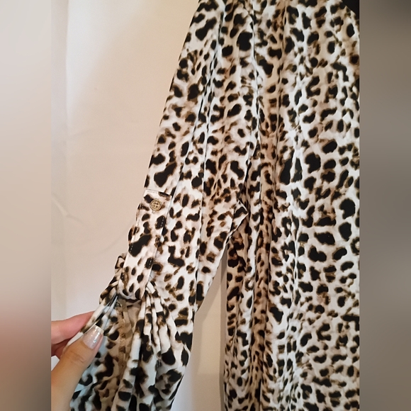 Calvin Klein Leopard Print Women's Top with Black Accents Size Large. - Picture 9 of 10
